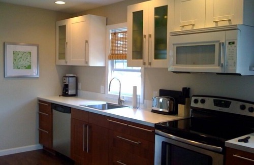 Matunuck Cottage | OCEANFRONT! Priv beach w/amazing views, A/C, Skydeck, Stream TV, Great Memories!