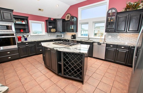 Whalehead Beach House | OCEANFRONT, priv pool & Hot Tub, Rec Room-WL1011, Sea Esta