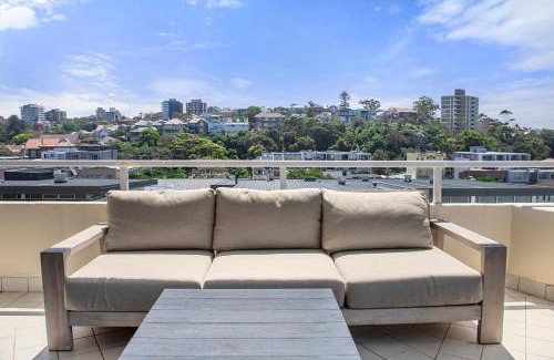 Manly Apartment | Oceanfront Serenity: Stunning Views to Manly Beach