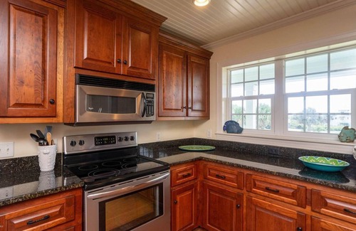 Beachwalk House | OCEANFRONT luxury 5 BR home in gated Harbor Island Community