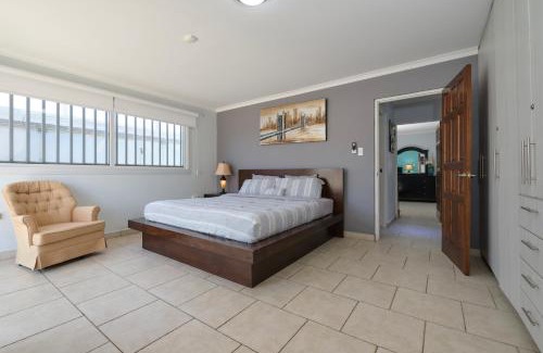 Malmok Villa | Oceanfront Villa