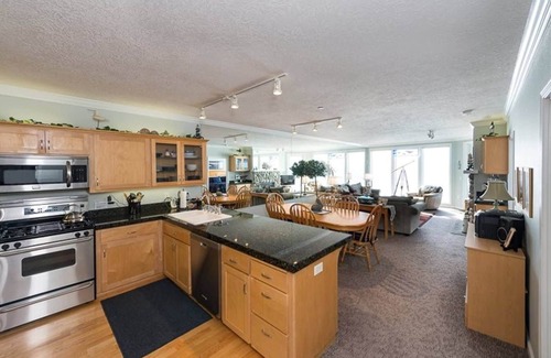 Depoe Bay Condo | Oceanfront, Watch Whales - Reflections by the Sea