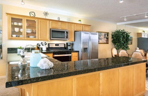 Depoe Bay Condo | Oceanfront, Whale Watching, Pool - The Lighthouse