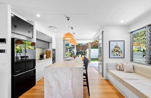 Shelly Beach House | Oceanfront with Pool -Steps Away from Shelly Beach