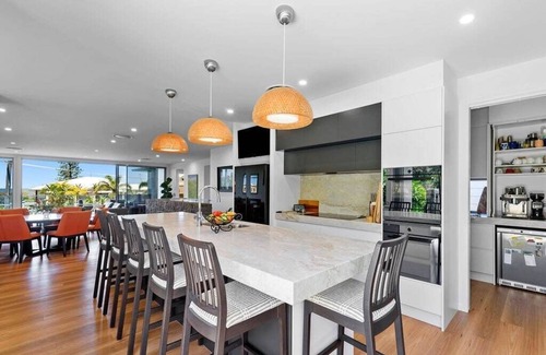 Shelly Beach House | Oceanfront with Pool -Steps Away from Shelly Beach