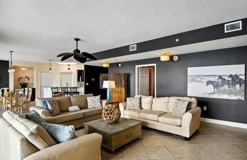 Holiday Isle Apartment | Oceania Condominium 705 Condo
