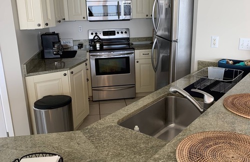 Holiday Isle Condo | OCEANIA UNIT 707 - Luxury beachfront condo - 3 BR - sleeps 10