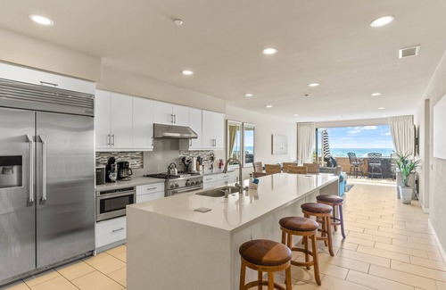 Townsite Condo | Oceanside Oasis - Oceanfront Luxury 700S-103