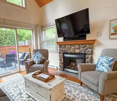 Regional District of Nanaimo House | Oceanside Resort 3 BED 2 BATH with Indoor Pool and Hot Tub