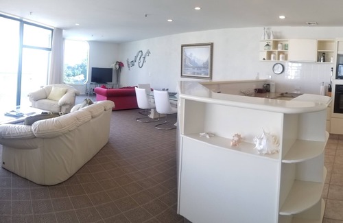 Mount Maunganui Apartment | Oceanside Resort & Twin Towers