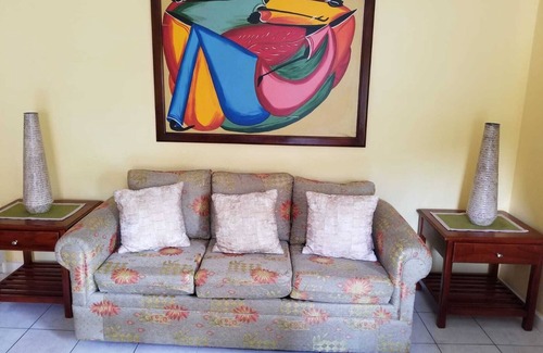Ocho Rios Condo | Oceanview 1 bedroom Condo with A/C, Cable & WiFi