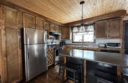 Plate Cove West House | Oceanview 4BR Biscuit Box Home in a Fishing Village Near Bonavista & Trinity