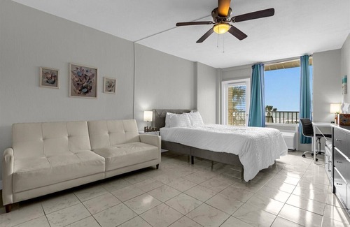 Daytona Beach Hotel | Oceanview Home Away from Home! Fully Equipped STUDIO Oceanfront Suite