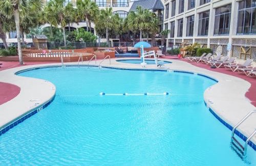 Windy Hill Apartment | Oceanview retreat w balcony & pools