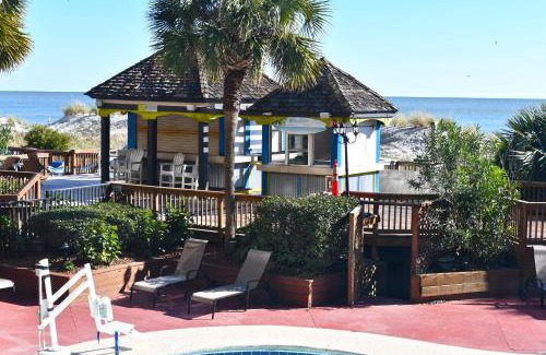 Windy Hill Apartment | Oceanview retreat w balcony & pools