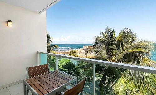 Puerta de Tierra Apartment | Oceanview Sub Penthouse, Walk to Beach & Pool