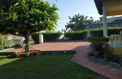 River Oaks Apartment | Ocho Rios Cinnamon Villas