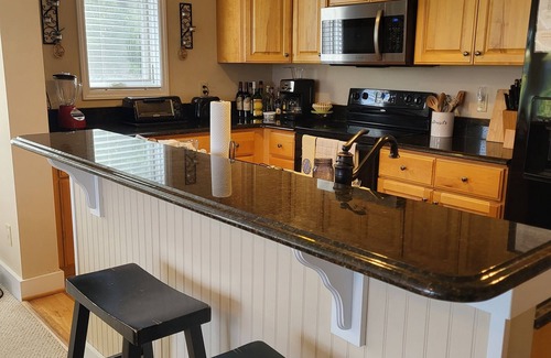 Banner Elk Condo | OctLeaf Season AppSt Games. Sun thru Wed $pecials Oct thru November