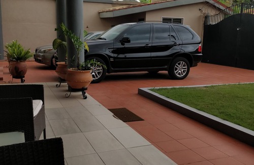 Accra Apartment | Offering a relaxing self compound well suited for family or business trip group