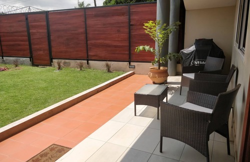 Accra Apartment | Offering a relaxing self compound well suited for family or business trip group