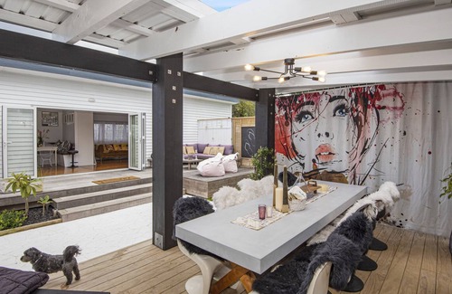 Ngunguru House | Offering a stylish Waterfront location, two properties combined!!