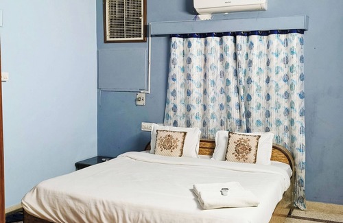 Bani Park Hotel | Ohh Hostler Jaipur