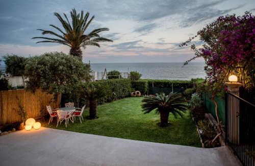 Mytikas House | Oikia Eleanthi - Beachfront Garden Home!