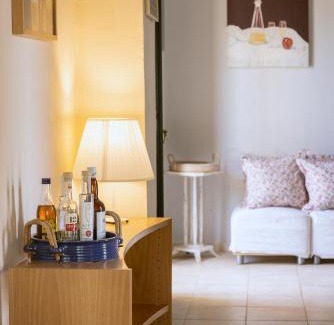 Aegina Town House | Oikia Ouranou