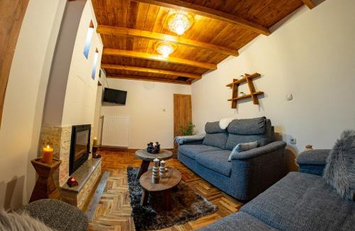 Kefalochori House | Oiti Mountain Apartments