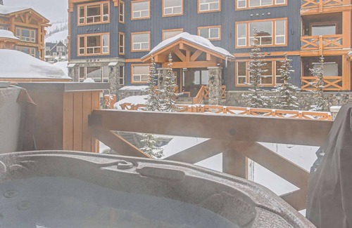Big White Ski Resort Condo | Okanagan - Stonegate Resort Unit C402