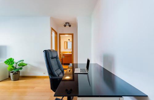 Beato Apartment | Olaias Flat (with Free Parking)