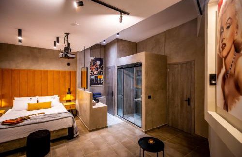 Laganas Apartment | Old Cinema Suites - Stylishly Decorated Retreat with Pool or Jacuzzi by the Sea in the Heart of Laganas Βy Villa Mana Gers