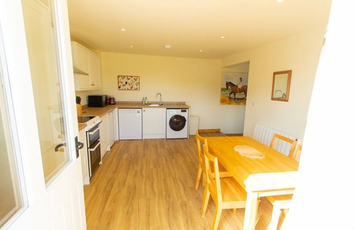 Alton Barnes Cottage | Old Dairy Cottage - Self catering cottage in the heart of rural Wiltshire. Kennet Avon Canal Nearby