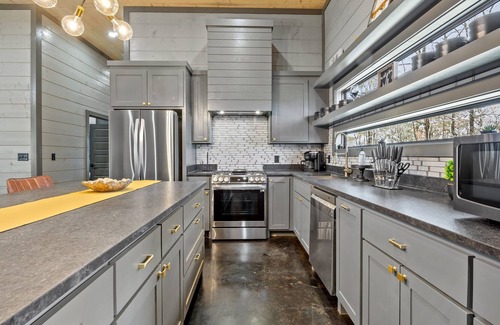 Broken Bow Cabin | Old Friends - Sleeps 12