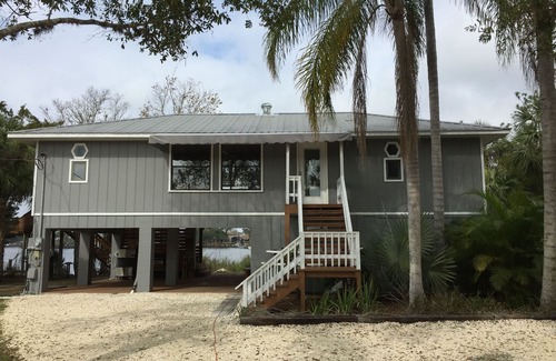 Homosassa House | Old Homosassa Waterfront! Long Western Views! No Red Tide Here! Cedar Shack!