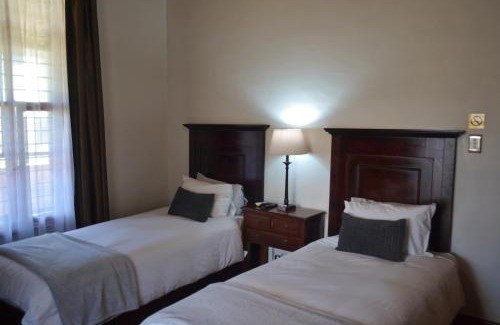 Beaufort West House | Old House Lodge
