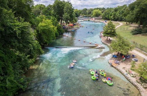 Gruene Apartment | Old Mills Resort OM A13