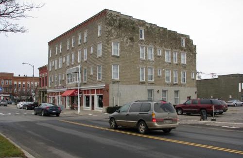 Bath Hotel | Old National Hotel