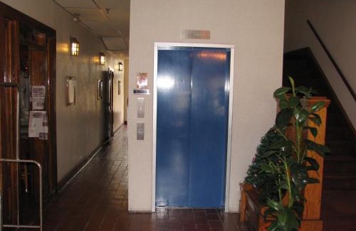 Bath Hotel | Old National Hotel