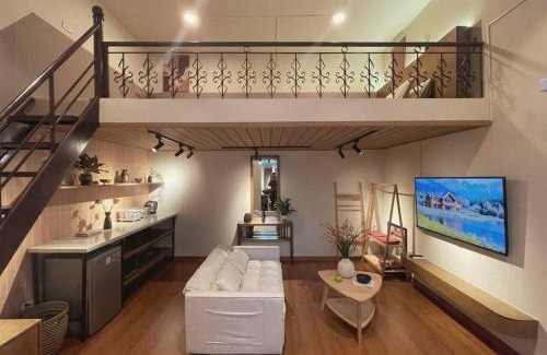 Hang Buom Apartment | Old Quarter Attic Homee