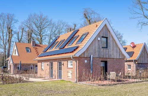 Ohne Apartment | Old stable - on the right. Rural. Terrace. In twos or threes.