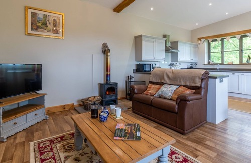 Upton Cheyney House | Old Stables - sleeps 5 guests in 3 bedrooms