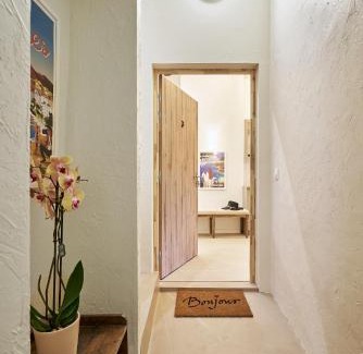 Le Suquet Apartment | Old Town Apartments By Villa Botanica