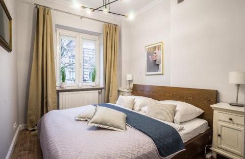 Nowe Miasto Apartment | Old Town Heart II - New Town Square - Just Renovated!