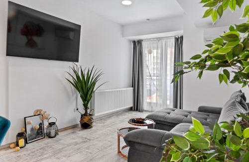 Bucharest City-Centre Apartment | Old Town Hideaway - 5 Min Walk to Palace of Parliament and Old City - Best Neighborhood