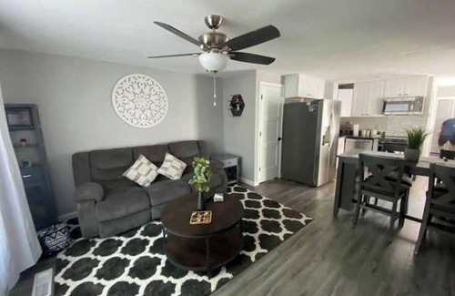 Pocatello House | Old Town Modern 2bed/1bath home with patio & yard