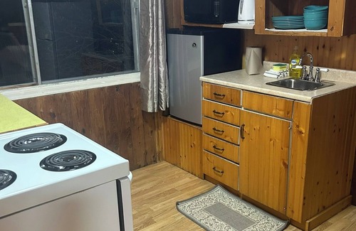 Boston Bar Cabin | Old Towne Inne