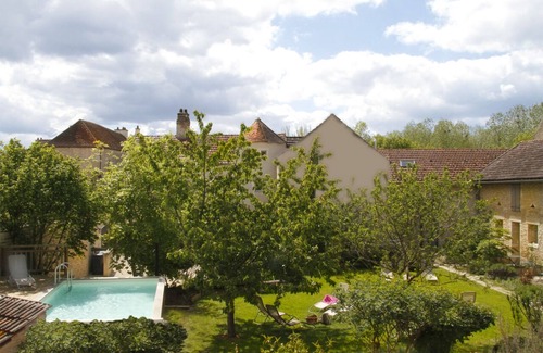 Noyers-sur-Serein Cottage | Old xve 'hôtel-dieu' in one of the hundreds more beautiful village of france.