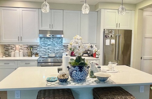 Redevelopment Area Condo | Olde Naples, 600 ft lanai, built in 2015 condo unit w/elevator & secure garage.