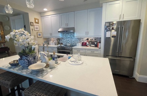 Redevelopment Area Condo | Olde Naples, 600 ft lanai, built in 2015 condo unit w/elevator & secure garage.